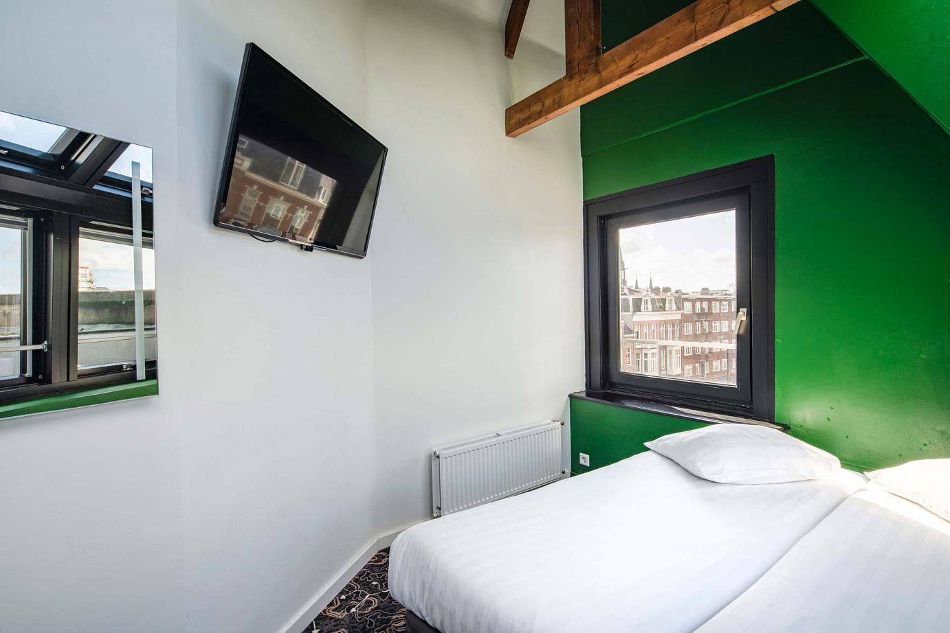 cheap twin room in amsterdam