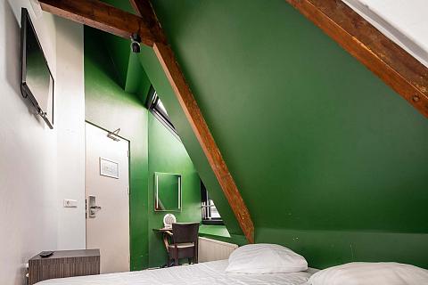 hostel room in amsterdam