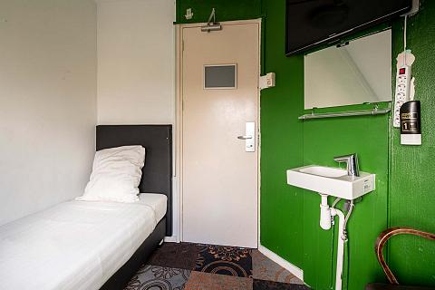 single room in amsterdam hostel